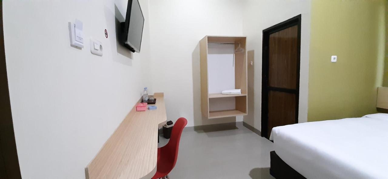 Hotel Sriwijaya 99 Palembang Esterno foto