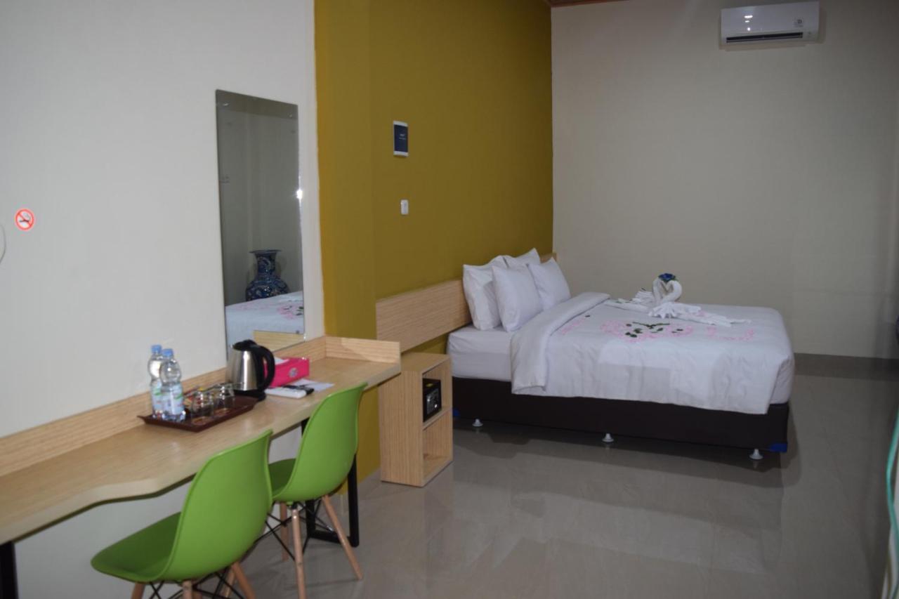 Hotel Sriwijaya 99 Palembang Esterno foto
