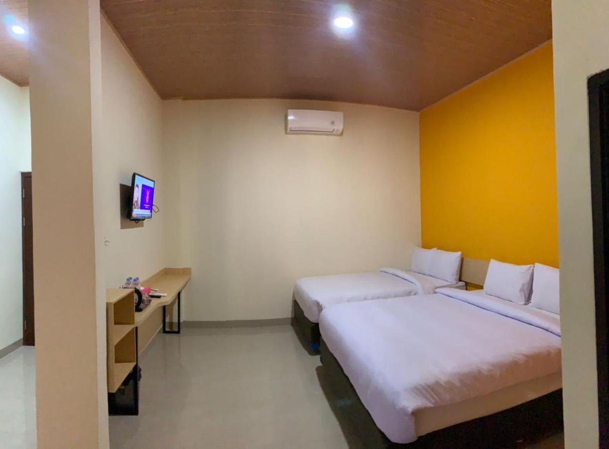 Hotel Sriwijaya 99 Palembang Esterno foto